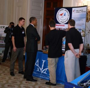 Pres. Obama checks out the Rocket Team's display