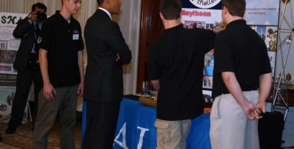 Pres. Obama checks out the Rocket Team's display