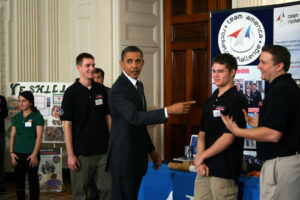 President Obama talks with the PM Rocket Team