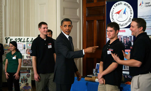 President Obama talks with the PM Rocket Team