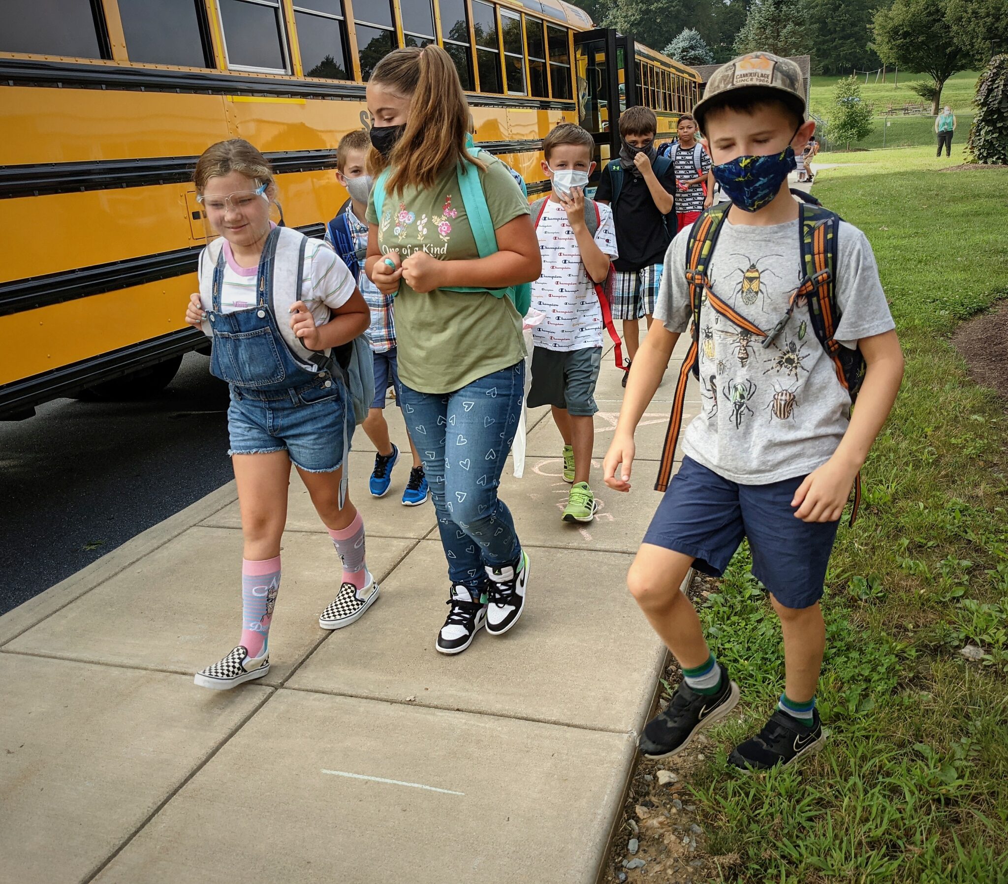 Conestoga Elementary students leave buses