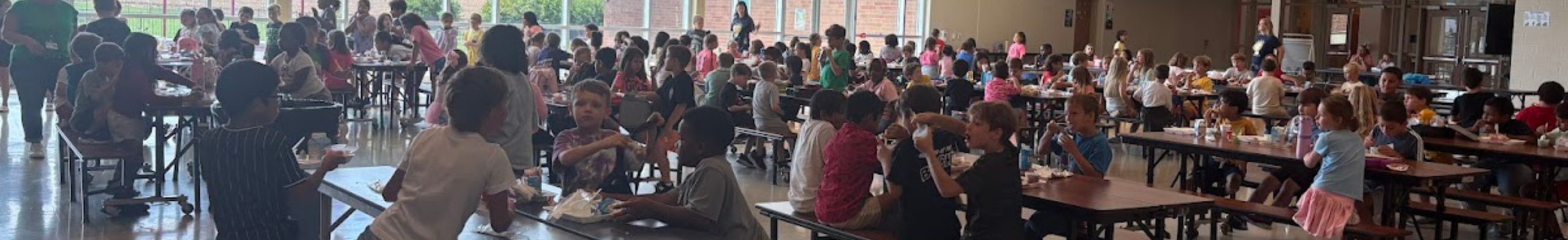 Kids eating lunch at Hambright Elementary.